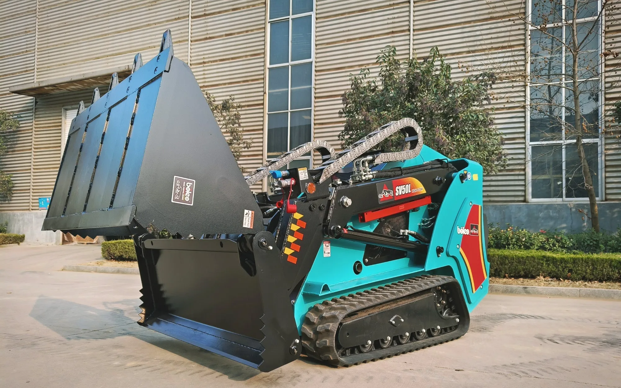 4-IN-1 BUCKET