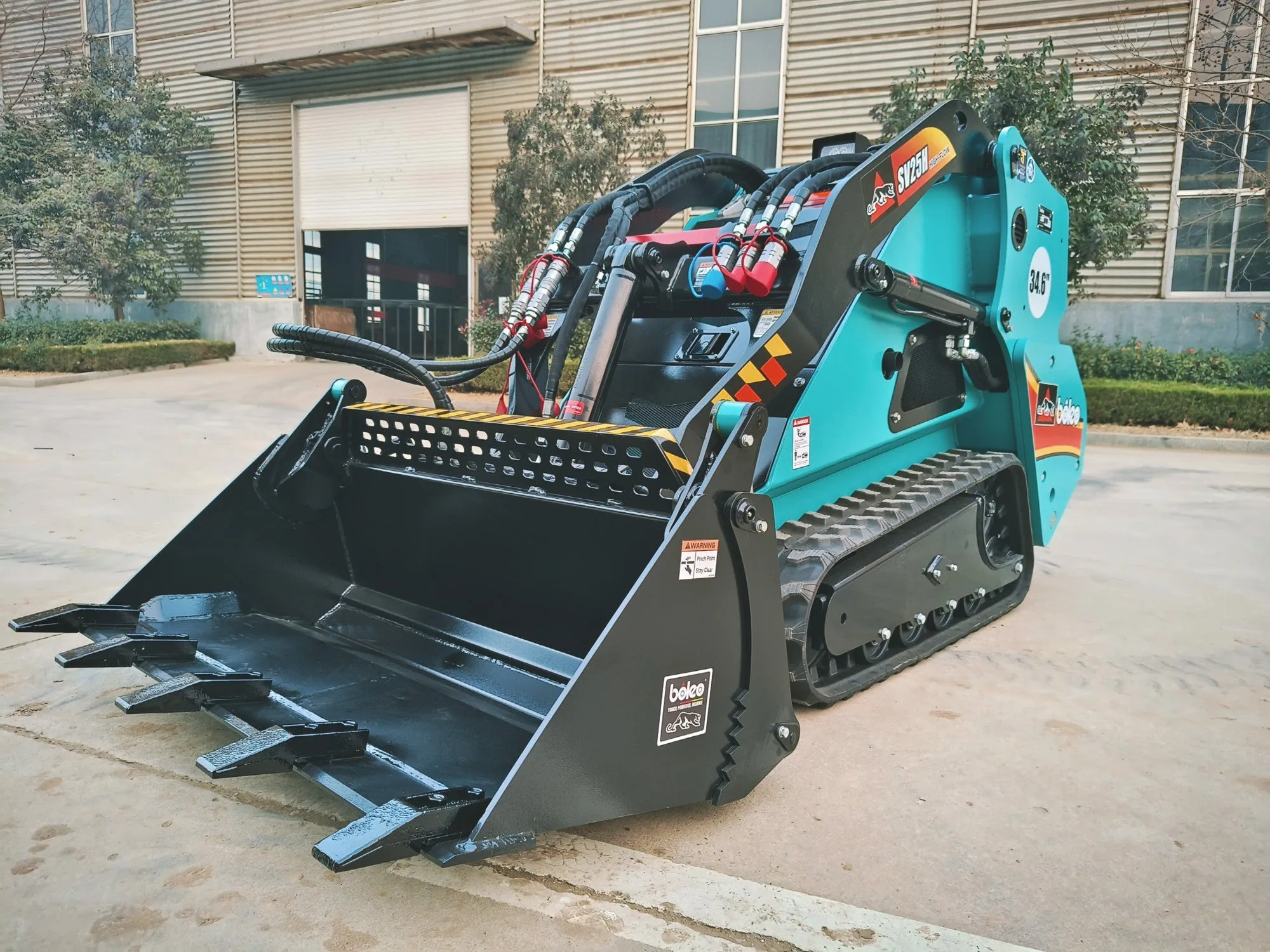4-IN-1 BUCKET