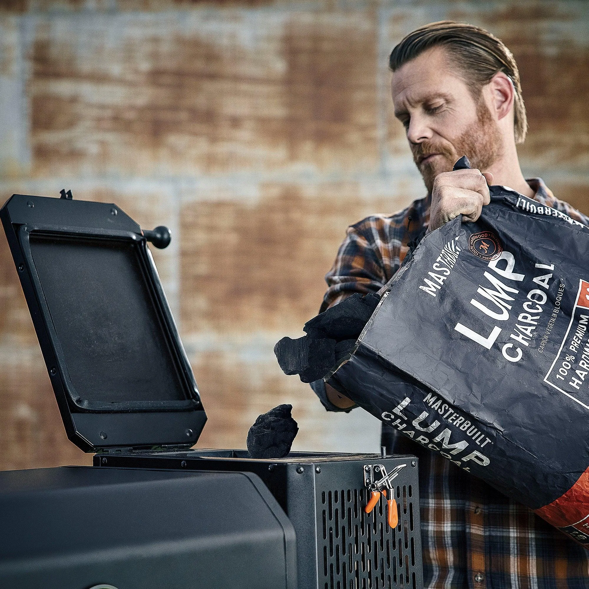 Masterbuilt Gravity Series 1050 Digital Charcoal Grill   Smoker