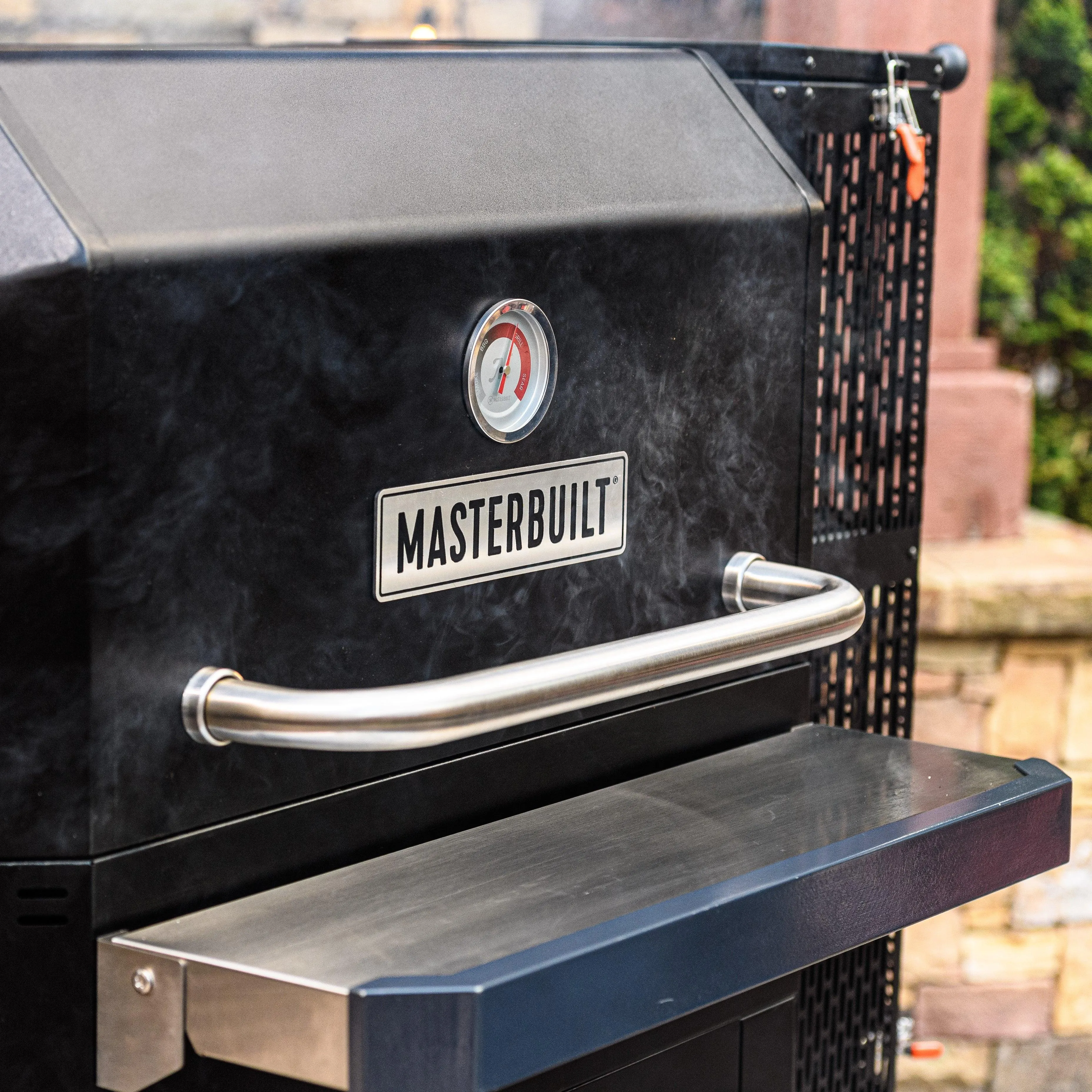 Masterbuilt Gravity Series 1050 Digital Charcoal Grill   Smoker